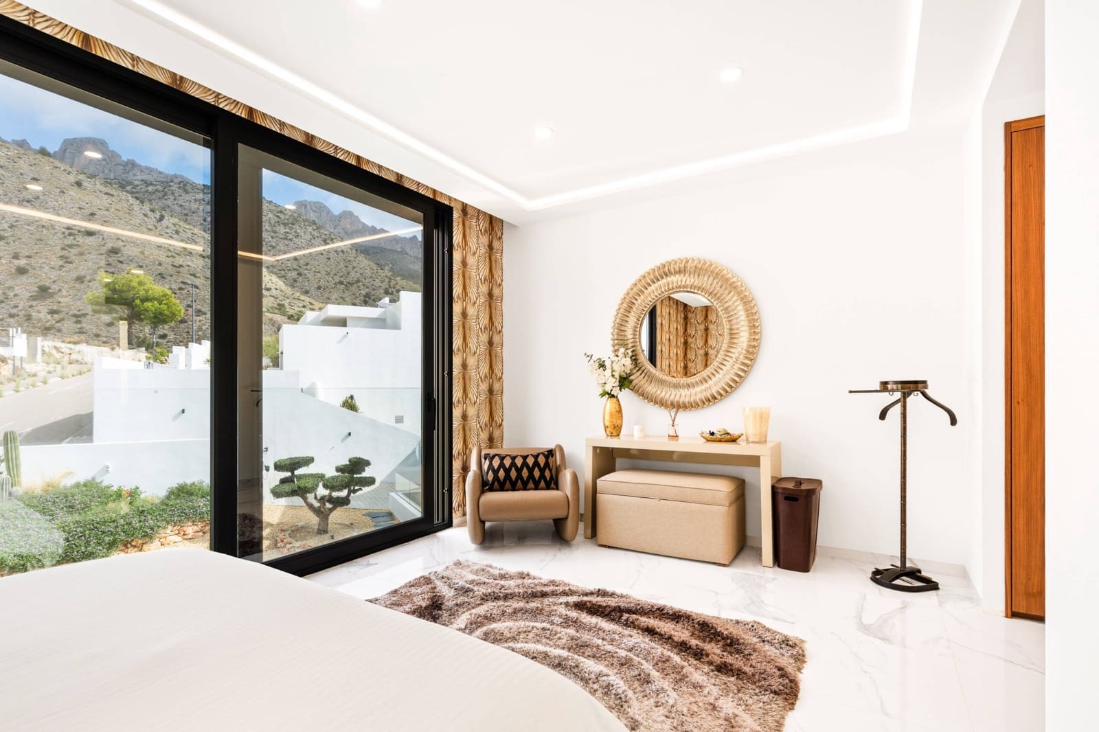 6 bedroom Villa for sale in Altea la Vella with pool - € 5,595,000 (Ref: 9732048)