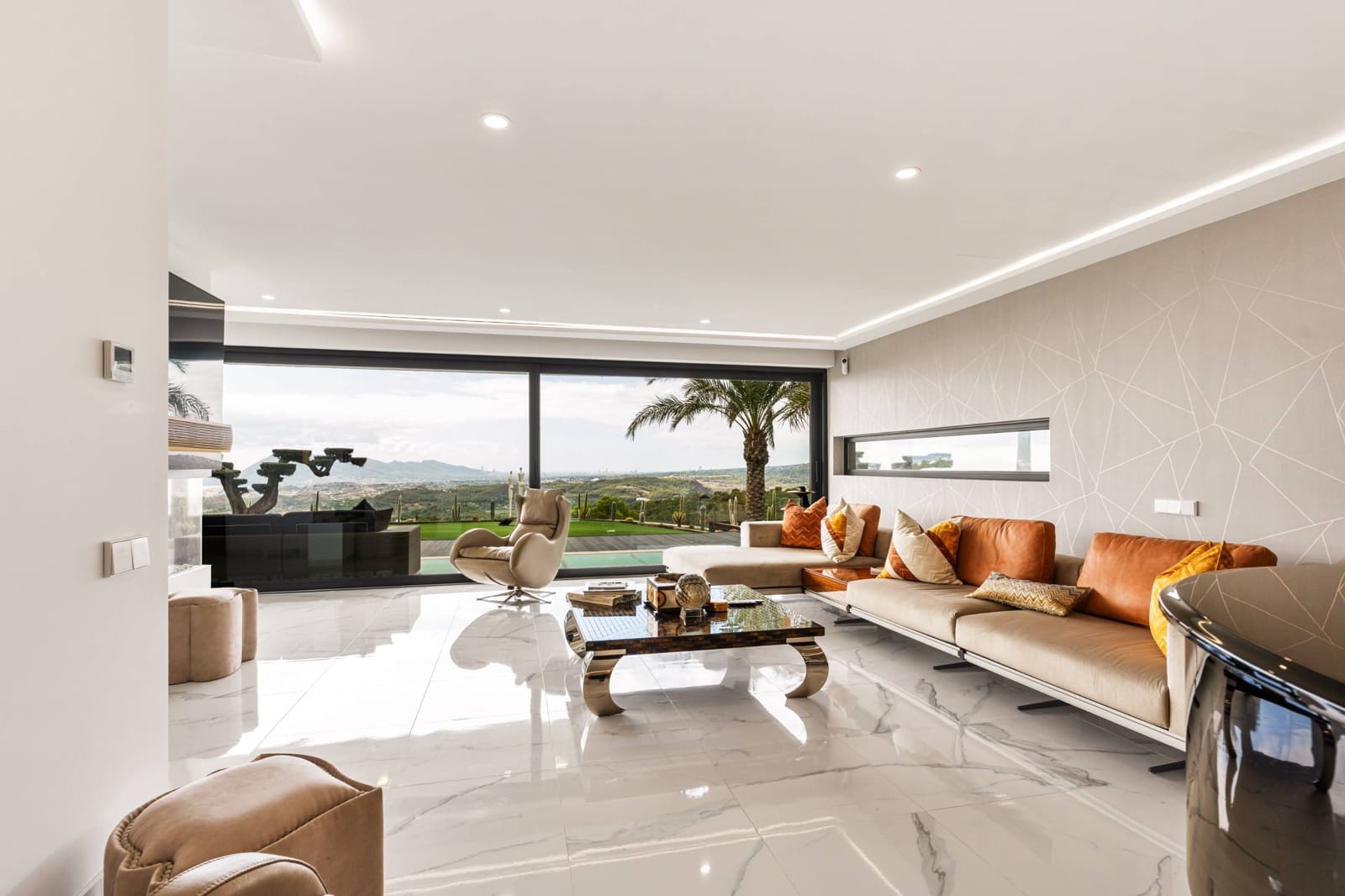 6 bedroom Villa for sale in Altea la Vella with pool - € 5,595,000 (Ref: 9732048)