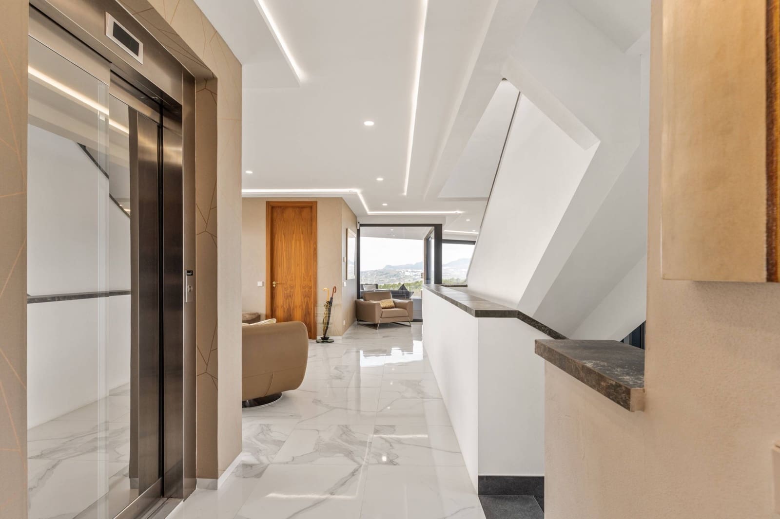 6 bedroom Villa for sale in Altea la Vella with pool - € 5,595,000 (Ref: 9732048)