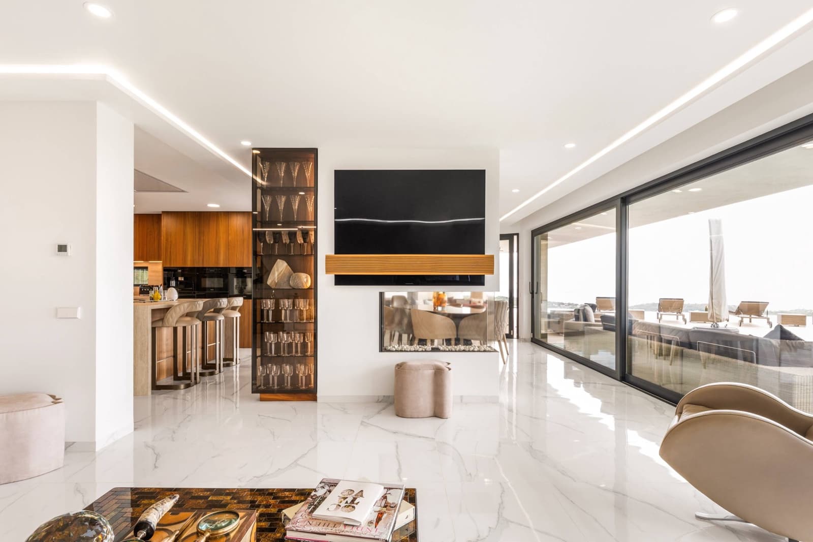 6 bedroom Villa for sale in Altea la Vella with pool - € 5,595,000 (Ref: 9732048)