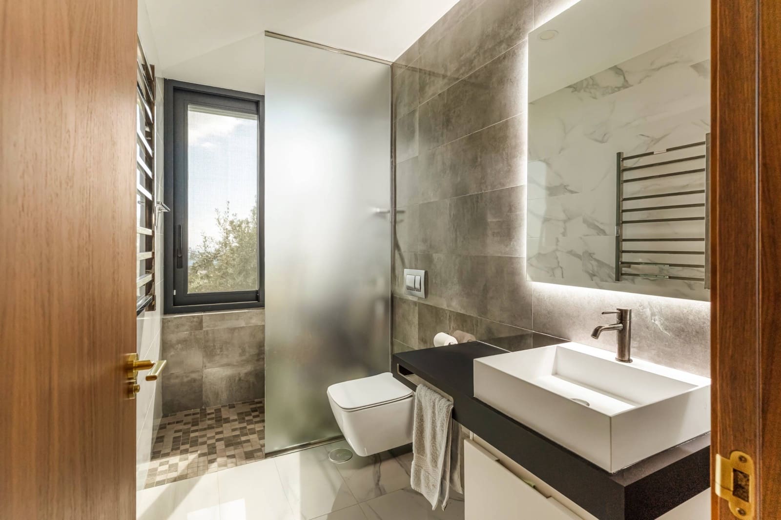 6 bedroom Villa for sale in Altea la Vella with pool - € 5,595,000 (Ref: 9732048)