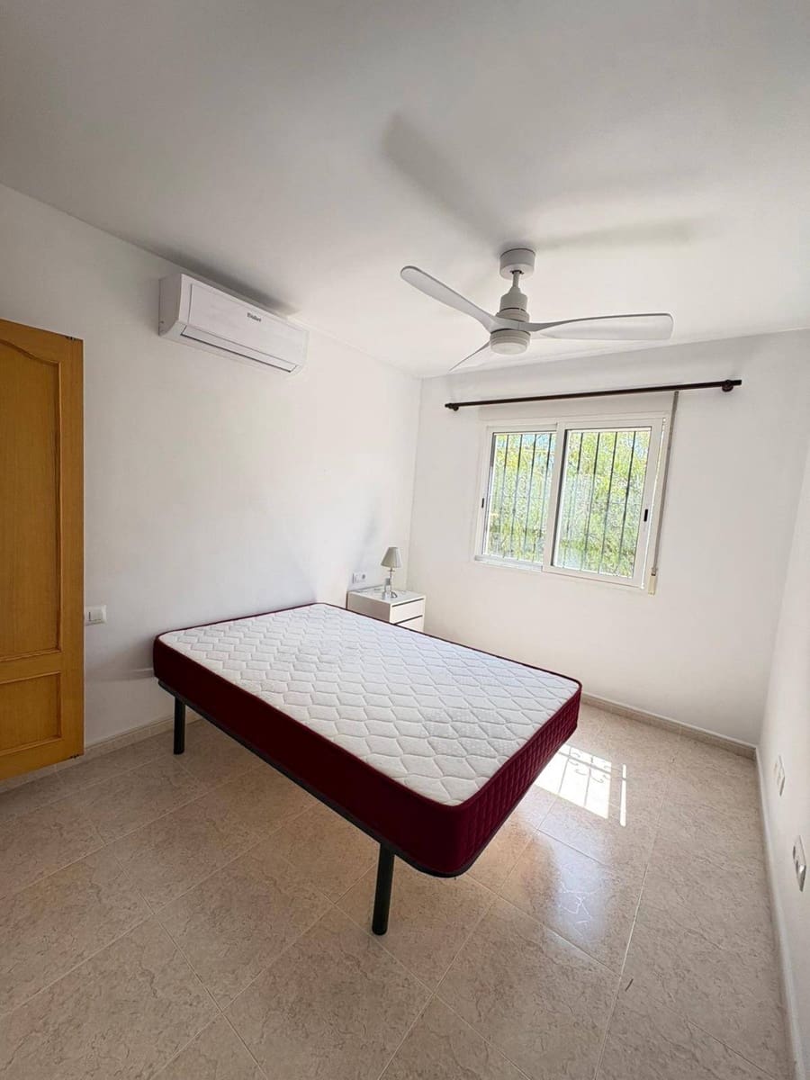 Villa/Maison Mitoyenne de 3 chambres à louer à Alcalali / Alcanali avec piscine - 950 € (Ref: 9738492)