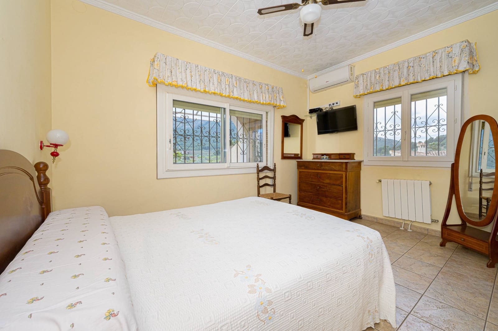 4 bedroom Villa for sale in Parcent with pool - € 450,000 (Ref: 9741707)