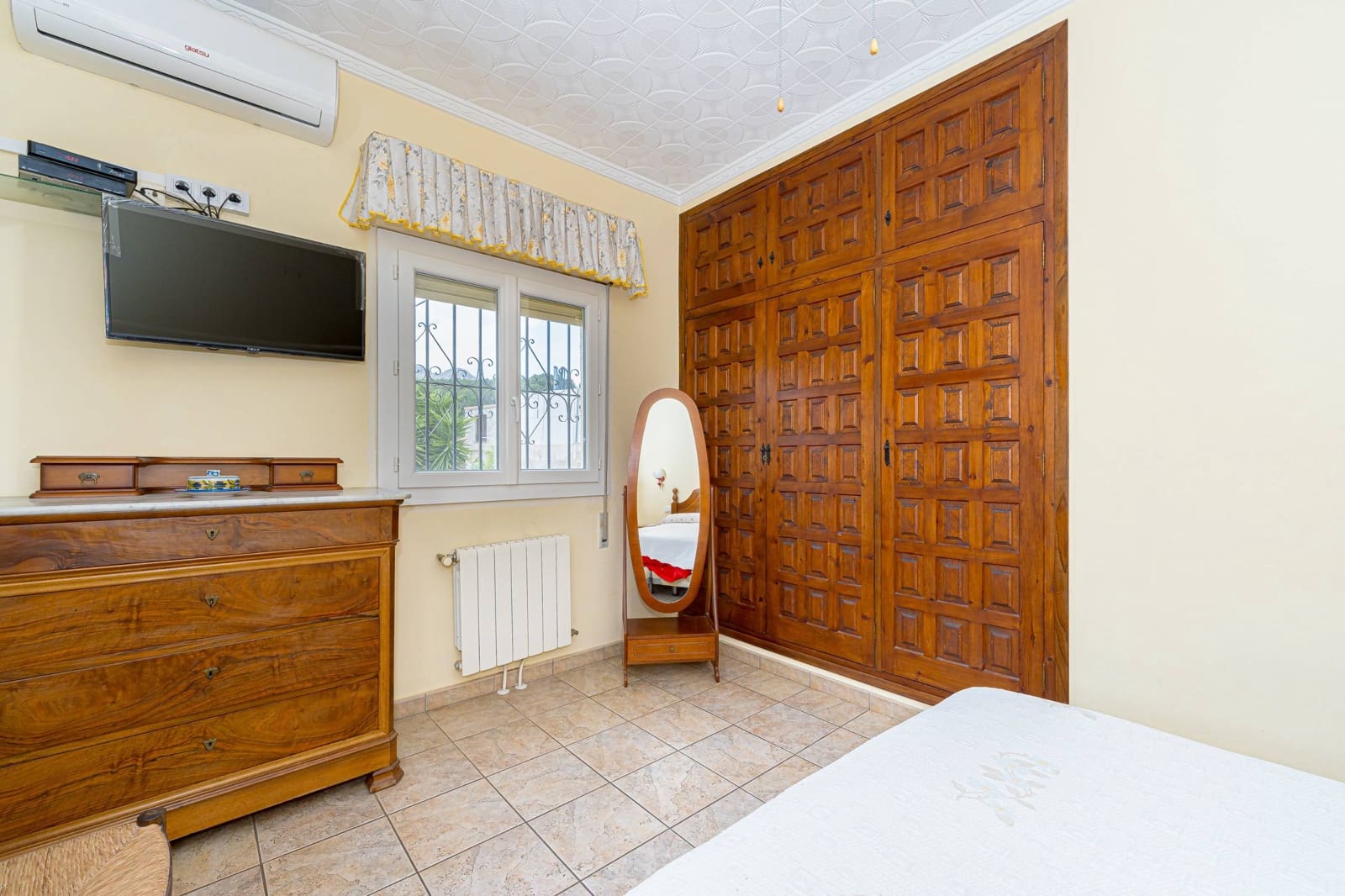 4 bedroom Villa for sale in Parcent with pool - € 450,000 (Ref: 9741707)