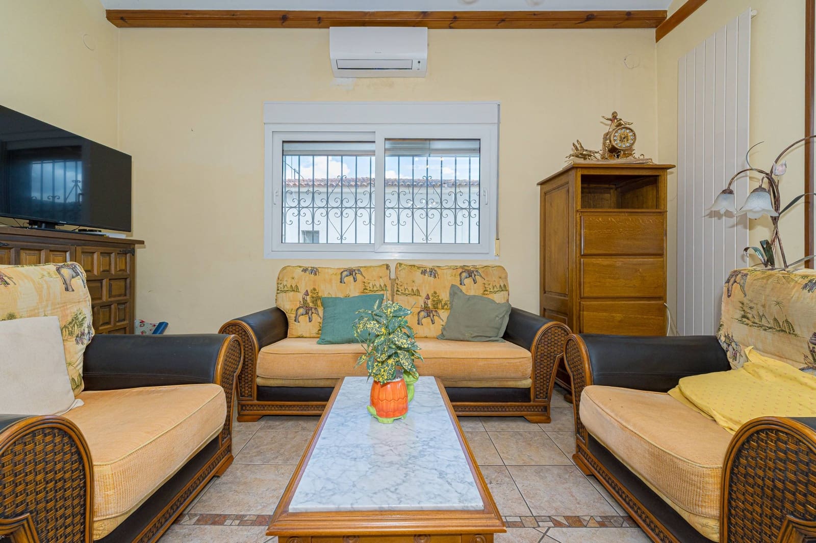 4 bedroom Villa for sale in Parcent with pool - € 450,000 (Ref: 9741707)