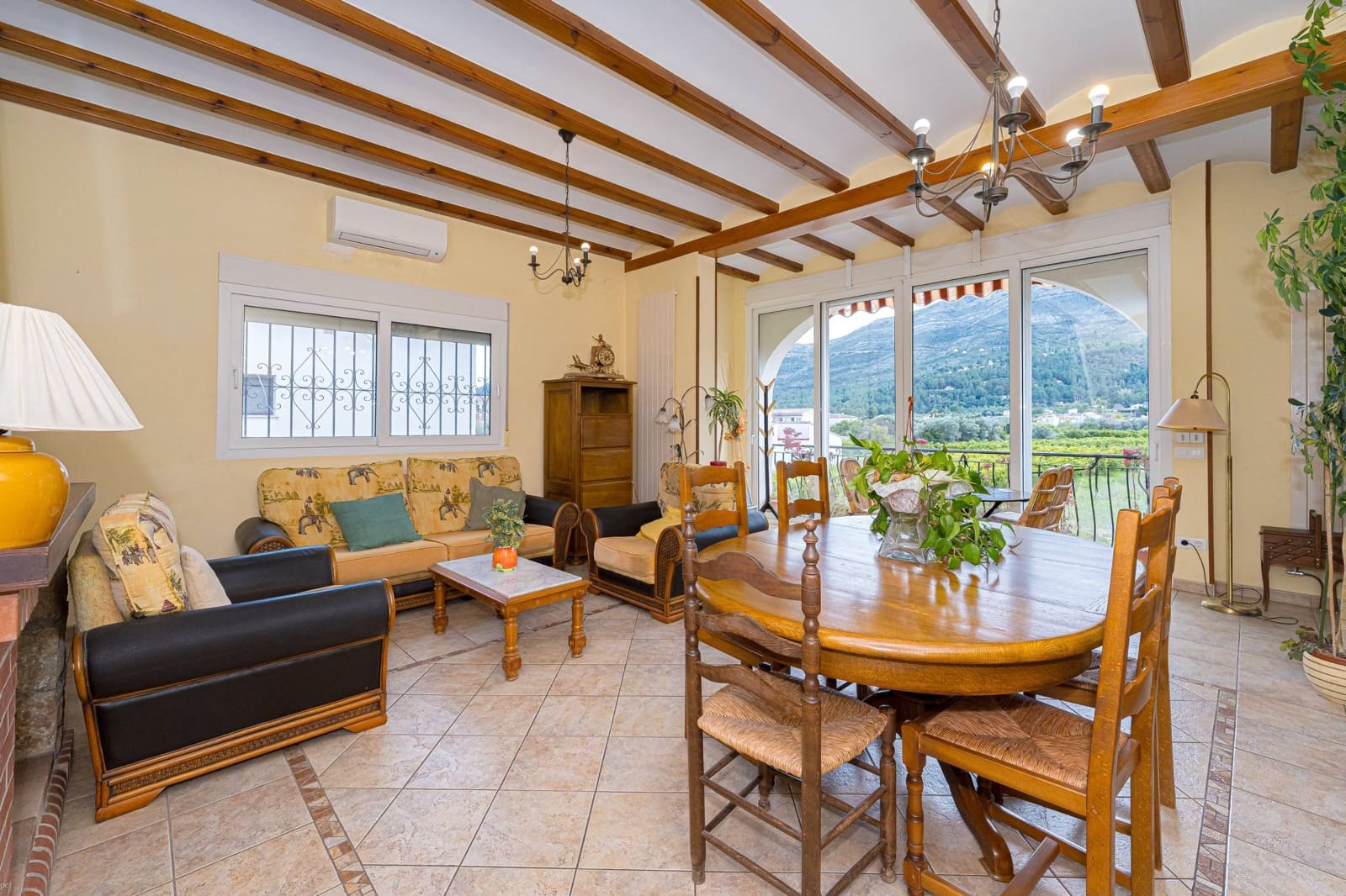 4 bedroom Villa for sale in Parcent with pool - € 450,000 (Ref: 9741707)
