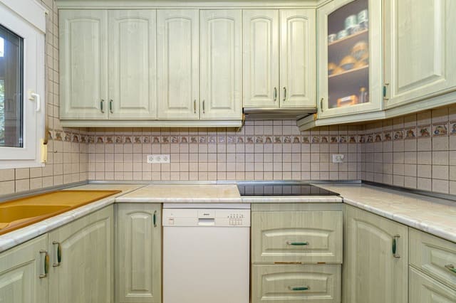 4 Zimmer Villa zu verkaufen in Parcent mit Pool - 450.000 € (Ref: 9741707)