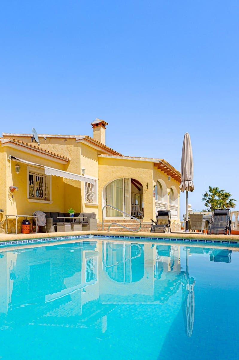Chalet de 3 habitaciones en Benitachell / Benitatxell en venta con piscina - 649.000 € (Ref: 9761933)