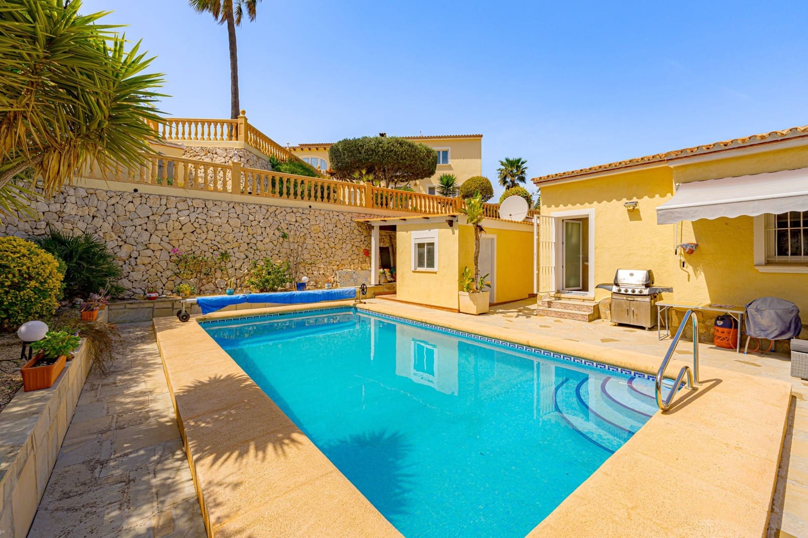 Chalet de 3 habitaciones en Benitachell / Benitatxell en venta con piscina - 649.000 € (Ref: 9761933)