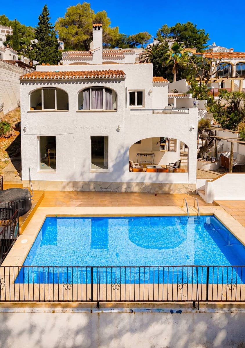 5 soveværelse Villa til salg i Javea / Xabia med swimmingpool - € 549.000 (Ref: 9855394)
