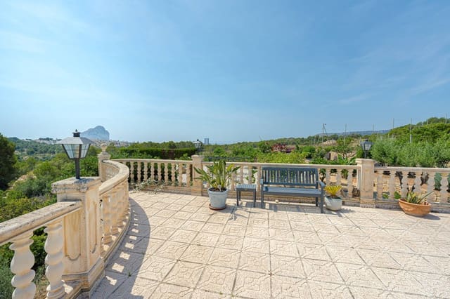 3 soverom Villa til salgs i Calpe / Calp med svømmebasseng garasje - € 725 000 (Ref: 9881894)