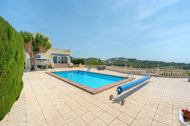 3 soverom Villa til salgs i Calpe / Calp med svømmebasseng garasje - € 725 000 (Ref: 9881894)
