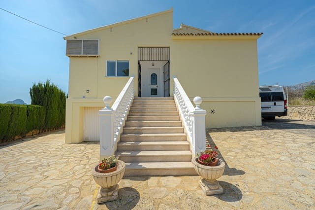 3 soverom Villa til salgs i Calpe / Calp med svømmebasseng garasje - € 725 000 (Ref: 9881894)