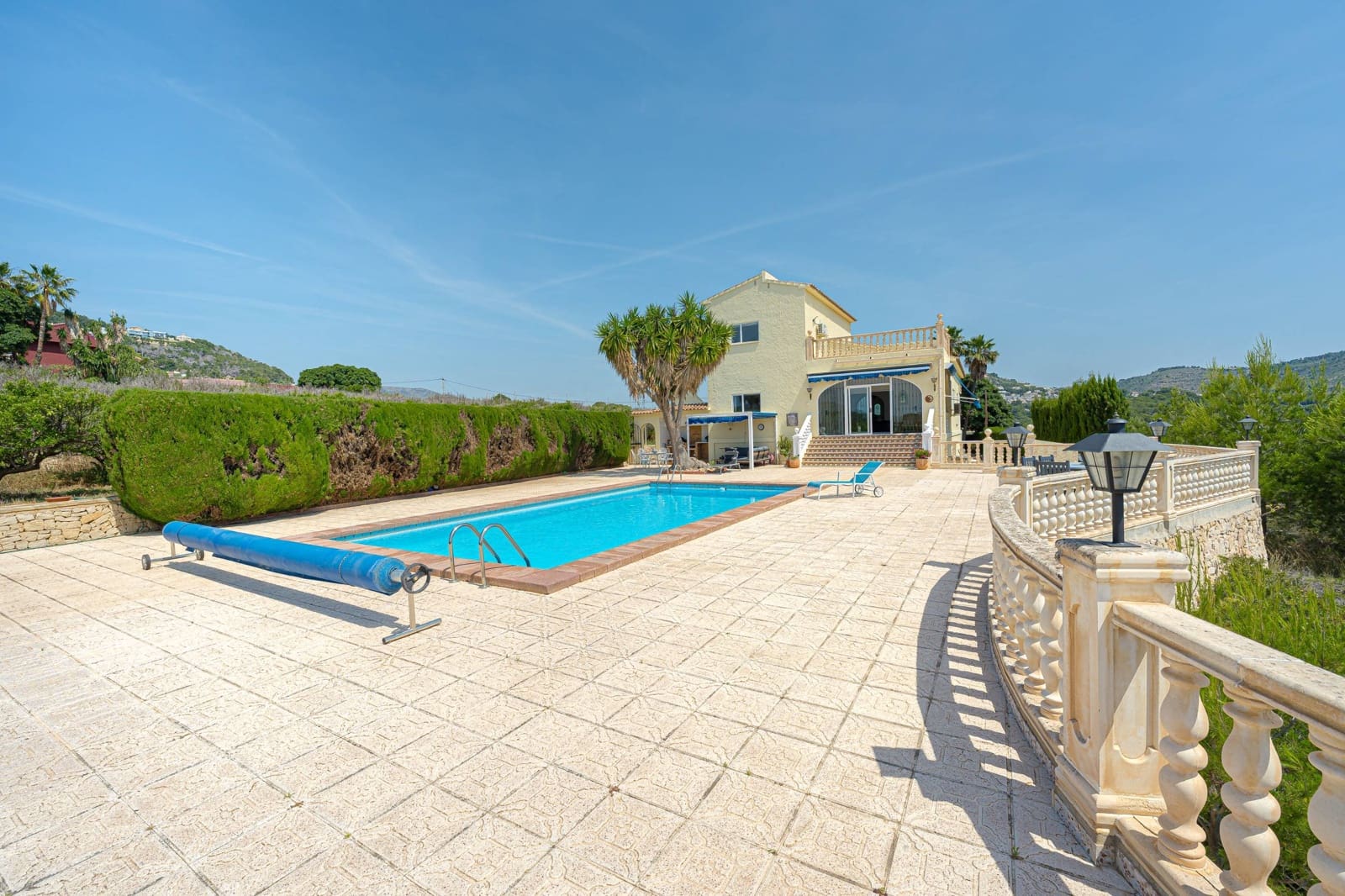 3 soverom Villa til salgs i Calpe / Calp med svømmebasseng garasje - € 725 000 (Ref: 9881894)