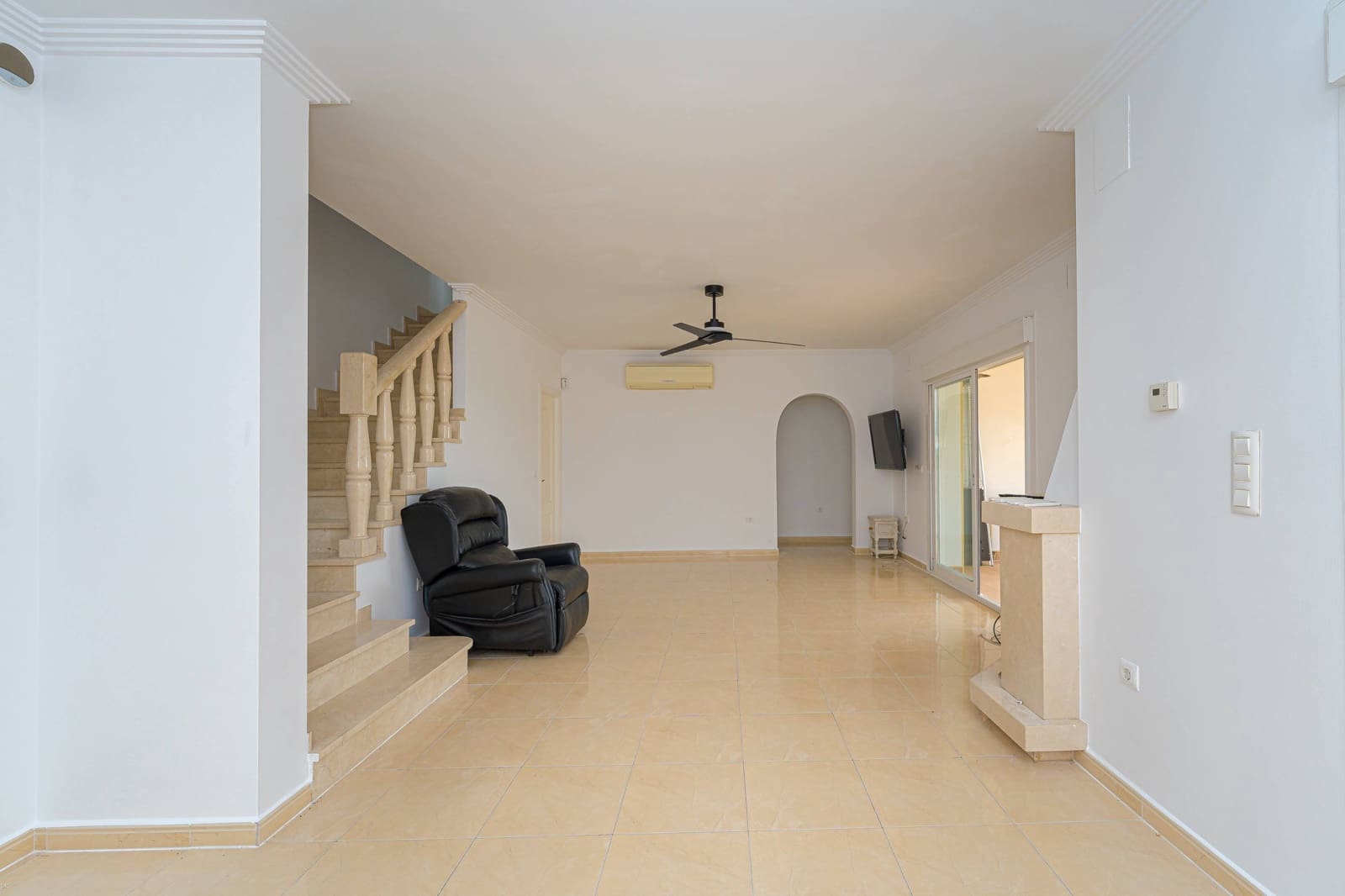 5 soverom Villa til salgs i Beniarbeig med svømmebasseng garasje - € 849 000 (Ref: 9977284)