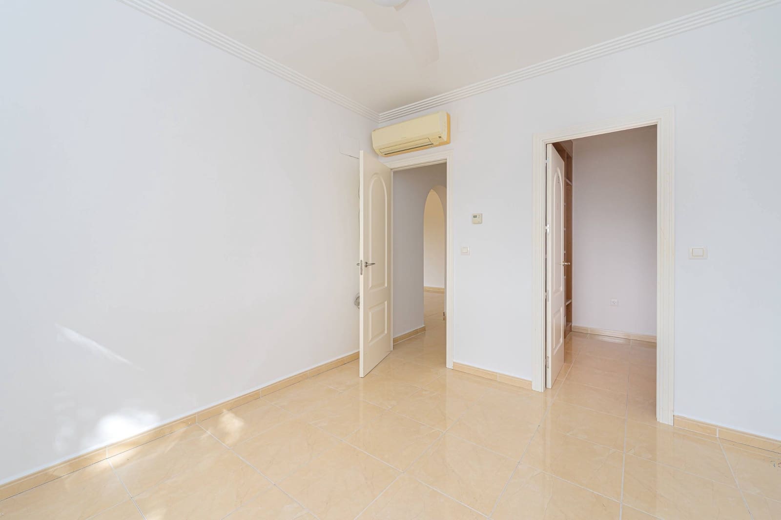5 soverom Villa til salgs i Beniarbeig med svømmebasseng garasje - € 849 000 (Ref: 9977284)
