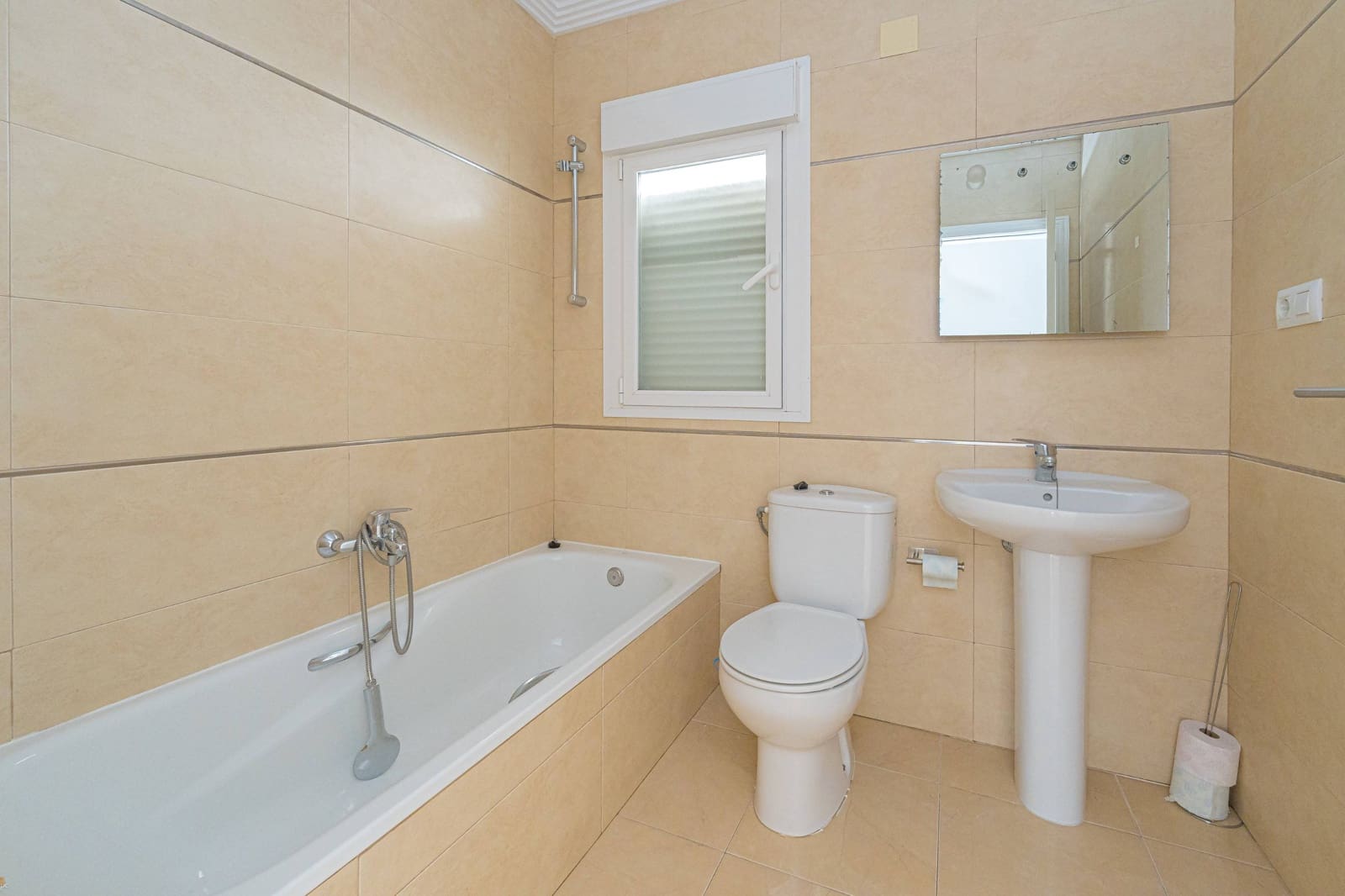 5 soverom Villa til salgs i Beniarbeig med svømmebasseng garasje - € 849 000 (Ref: 9977284)