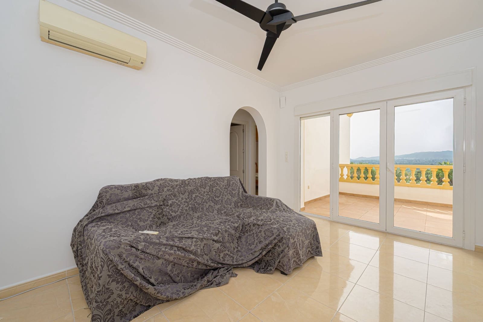 5 soverom Villa til salgs i Beniarbeig med svømmebasseng garasje - € 849 000 (Ref: 9977284)