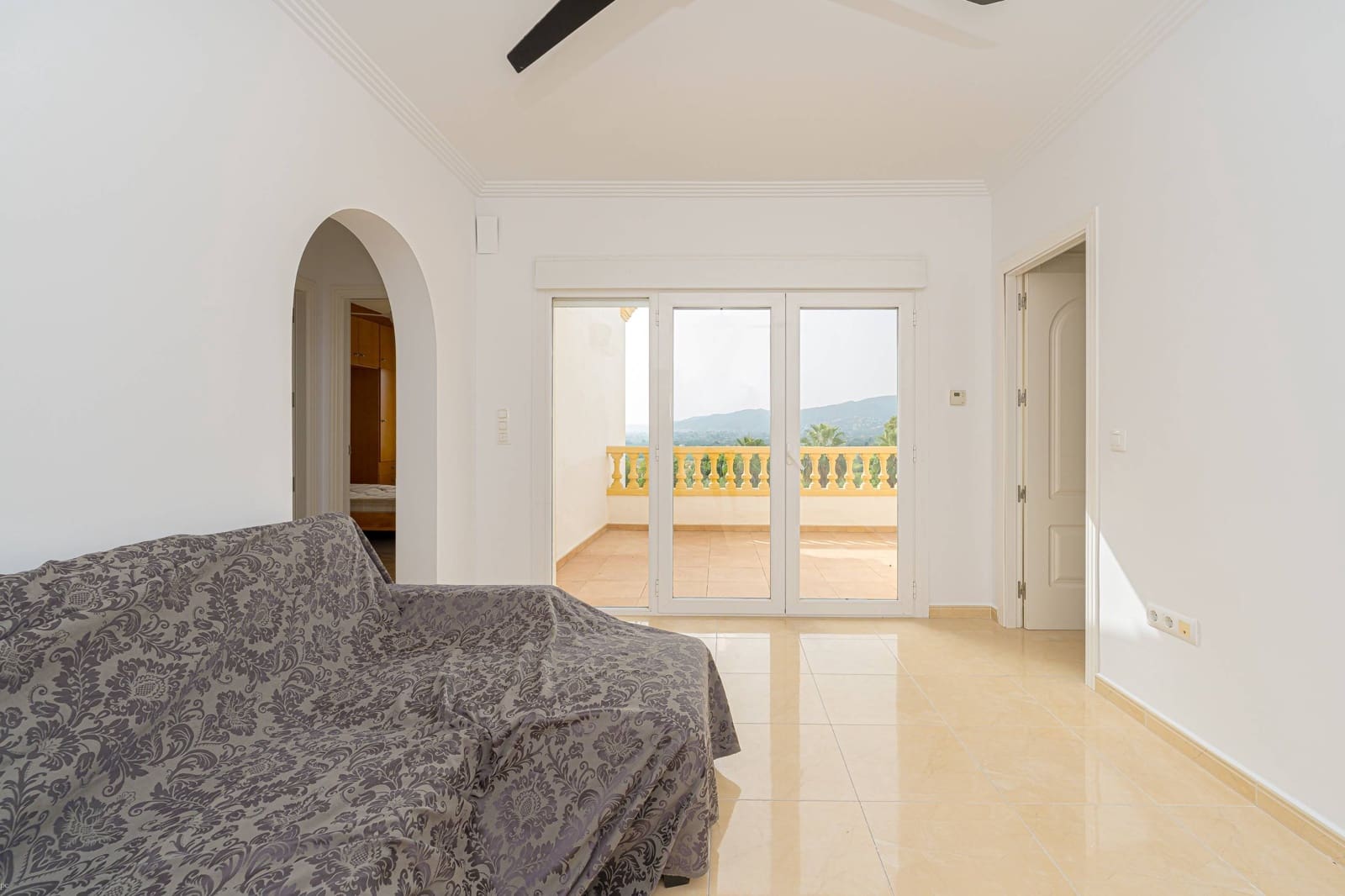 5 soverom Villa til salgs i Beniarbeig med svømmebasseng garasje - € 849 000 (Ref: 9977284)
