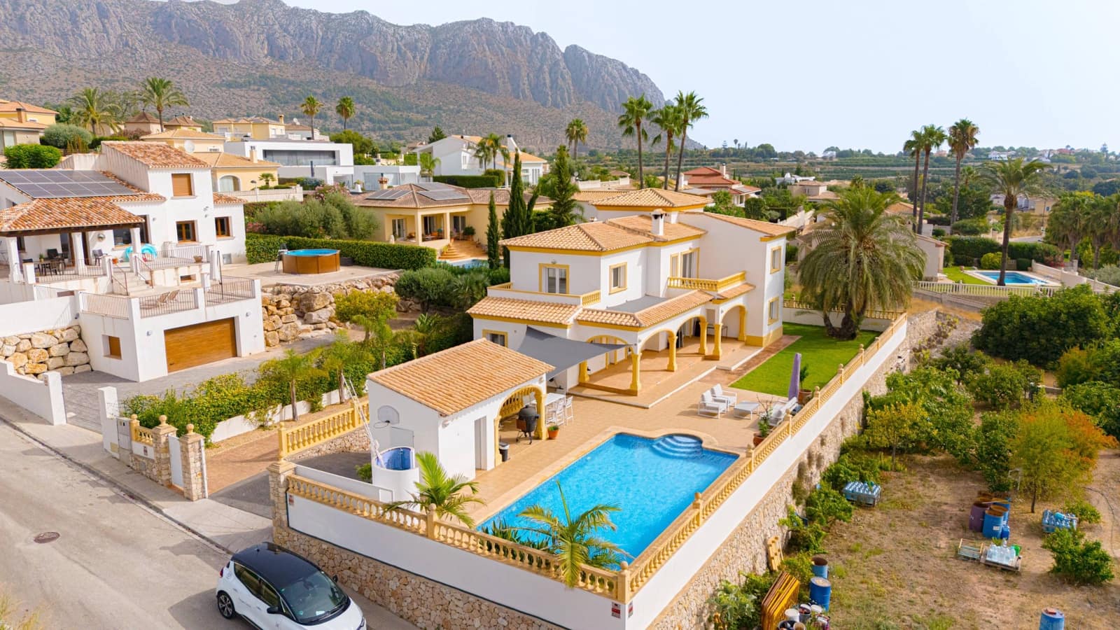 5 soverom Villa til salgs i Beniarbeig med svømmebasseng garasje - € 849 000 (Ref: 9977284)