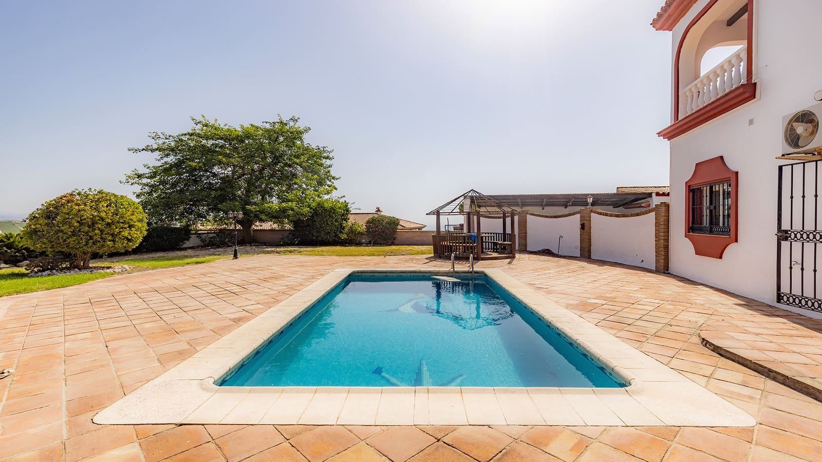 4 bedroom Villa for sale in Manilva with pool garage - € 850,000 (Ref: 10023749)