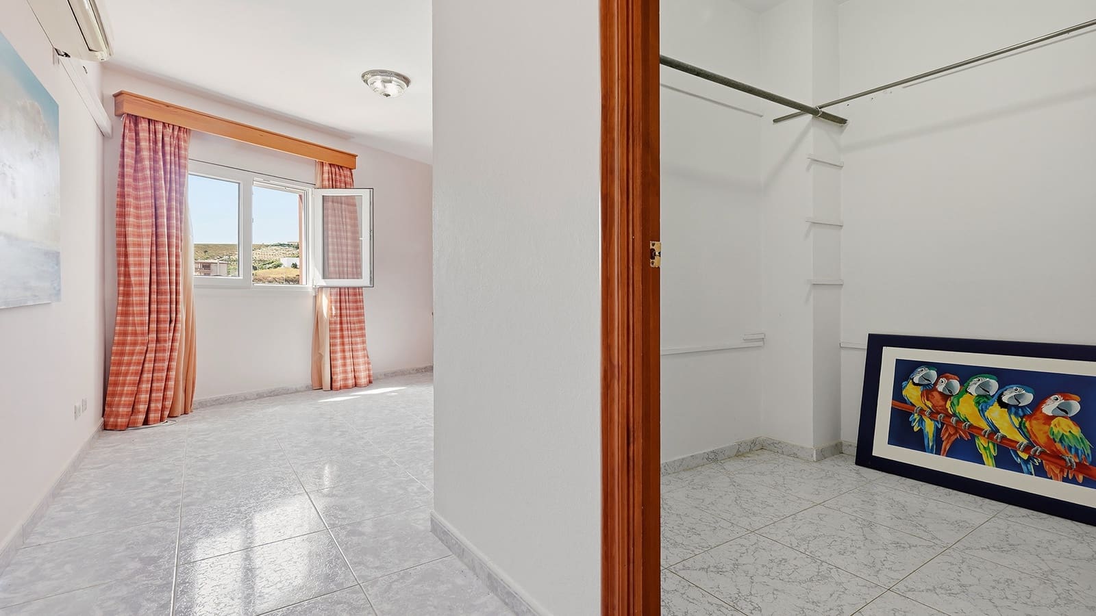 4 bedroom Villa for sale in Manilva with pool garage - € 850,000 (Ref: 10023749)