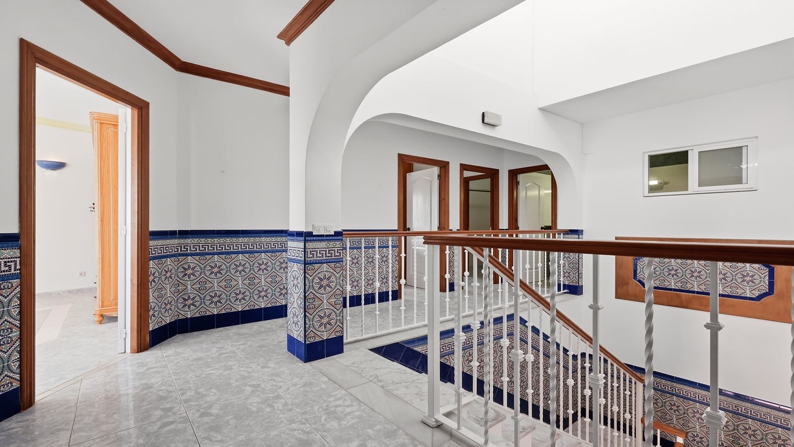 4 bedroom Villa for sale in Manilva with pool garage - € 850,000 (Ref: 10023749)