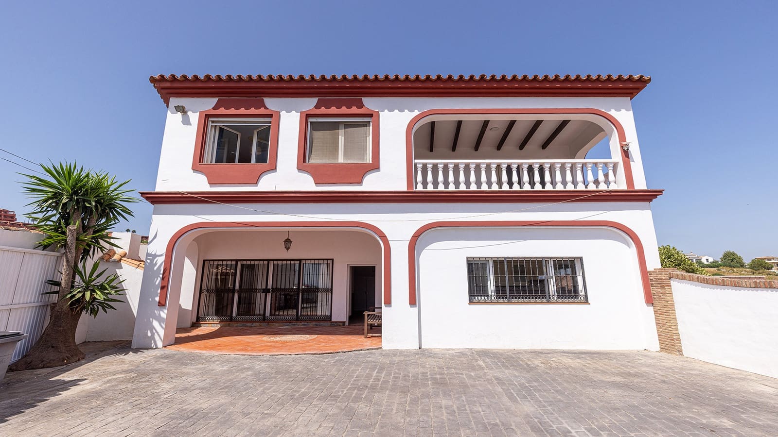 4 bedroom Villa for sale in Manilva with pool garage - € 850,000 (Ref: 10023749)