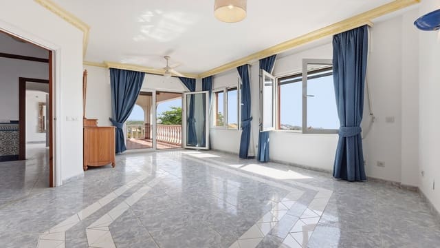 4 sovrum Villa till salu i Manilva med pool garage - 850 000 € (Ref: 10023749)