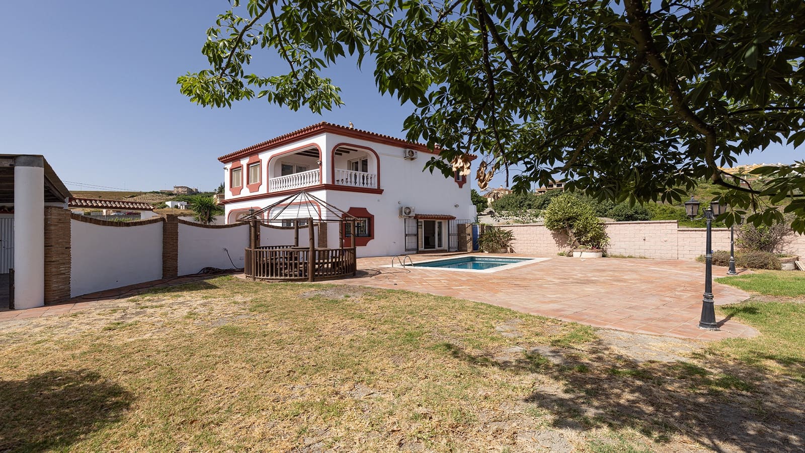 4 bedroom Villa for sale in Manilva with pool garage - € 850,000 (Ref: 10023749)