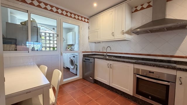 3 sovrum Hus till salu i Manilva med pool garage - 450 000 € (Ref: 10037145)