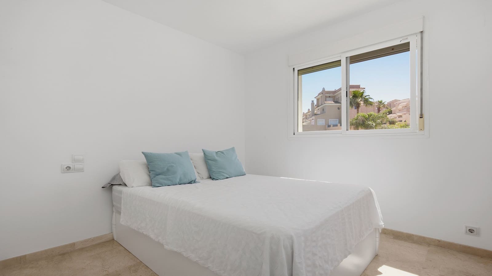 3 bedroom Townhouse for sale in Manilva with pool garage - € 450,000 (Ref: 10037145)