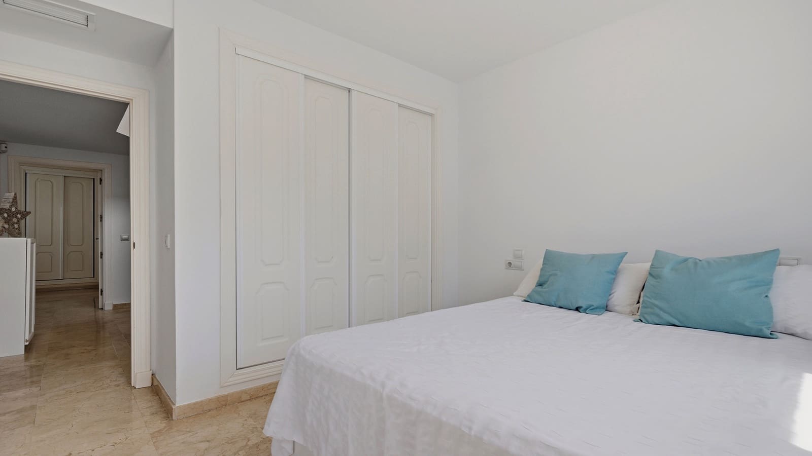 3 bedroom Townhouse for sale in Manilva with pool garage - € 450,000 (Ref: 10037145)