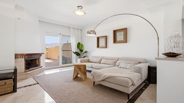 3 soveværelse Byhus til salg i Manilva med swimmingpool garage - € 450.000 (Ref: 10037145)
