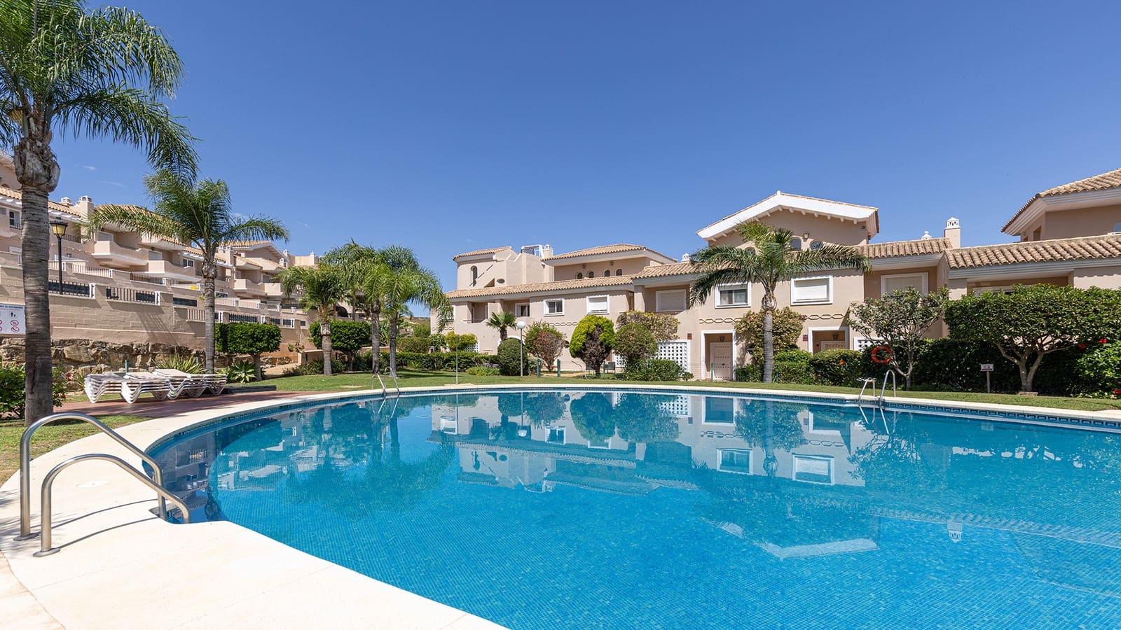3 bedroom Townhouse for sale in Manilva with pool garage - € 450,000 (Ref: 10037145)