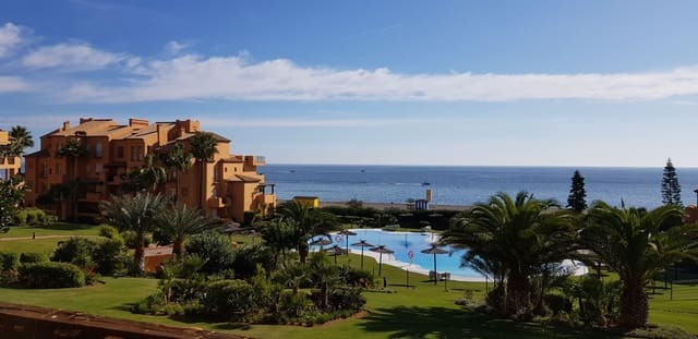 3 chambre Appartement à vendre à Castillo de la Duquesa, Manilva avec piscine garage - 750 000 € (Ref: 10040747)