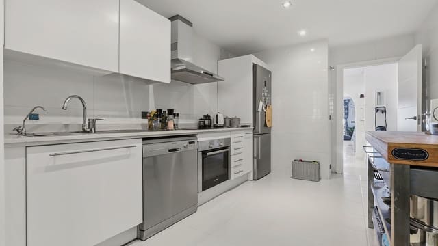 2 sypialnia Apartament na sprzedaż w Casares z basenem garażem - 430 000 € (Ref: 10047044)