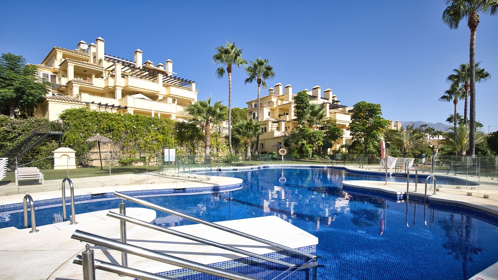 2 quarto Apartamento para venda em Casares com piscina garagem - 532 000 € (Ref: 10047045)