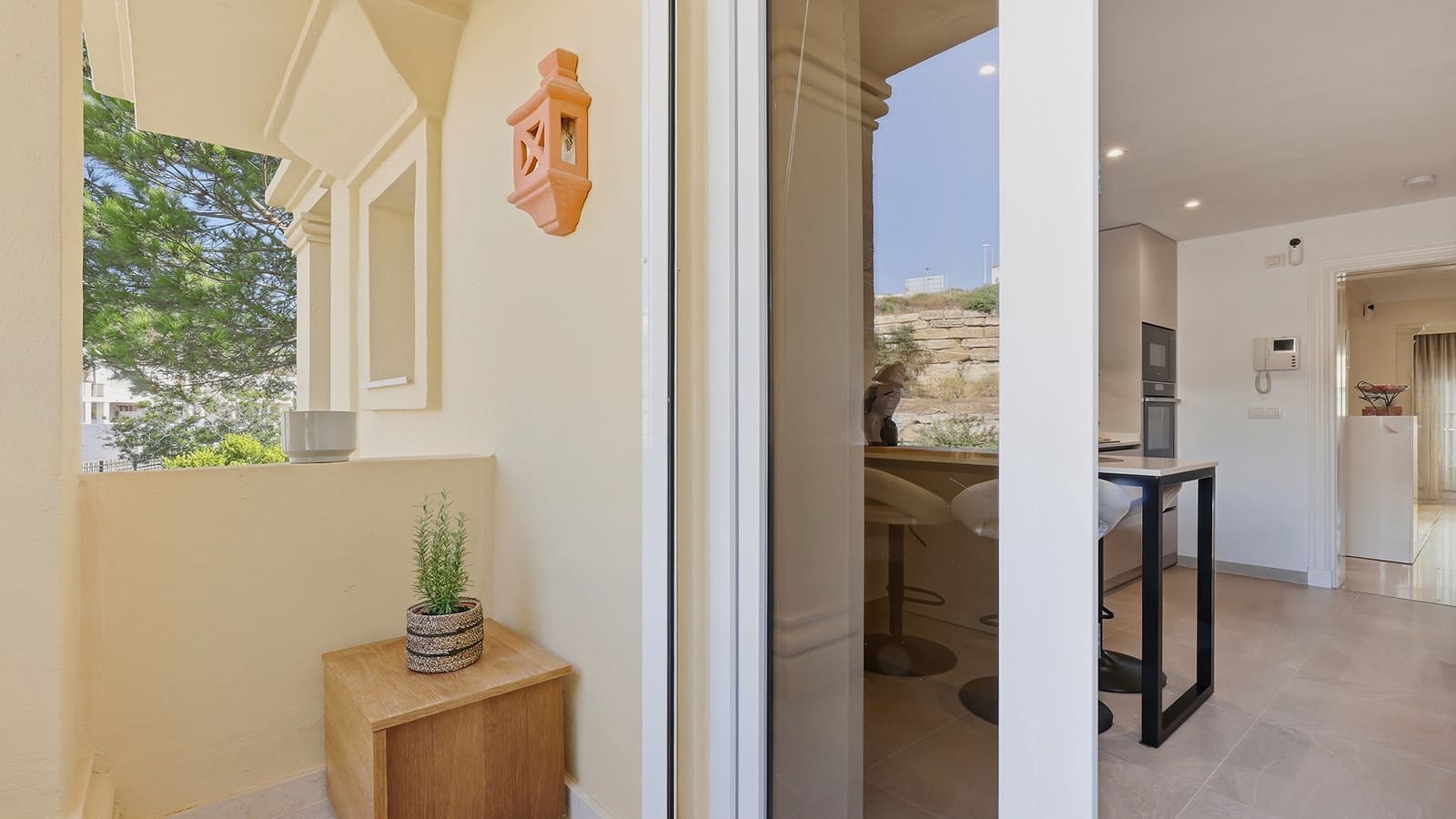 2 bedroom Apartment for sale in Casares with pool garage - € 532,000 (Ref: 10047045)