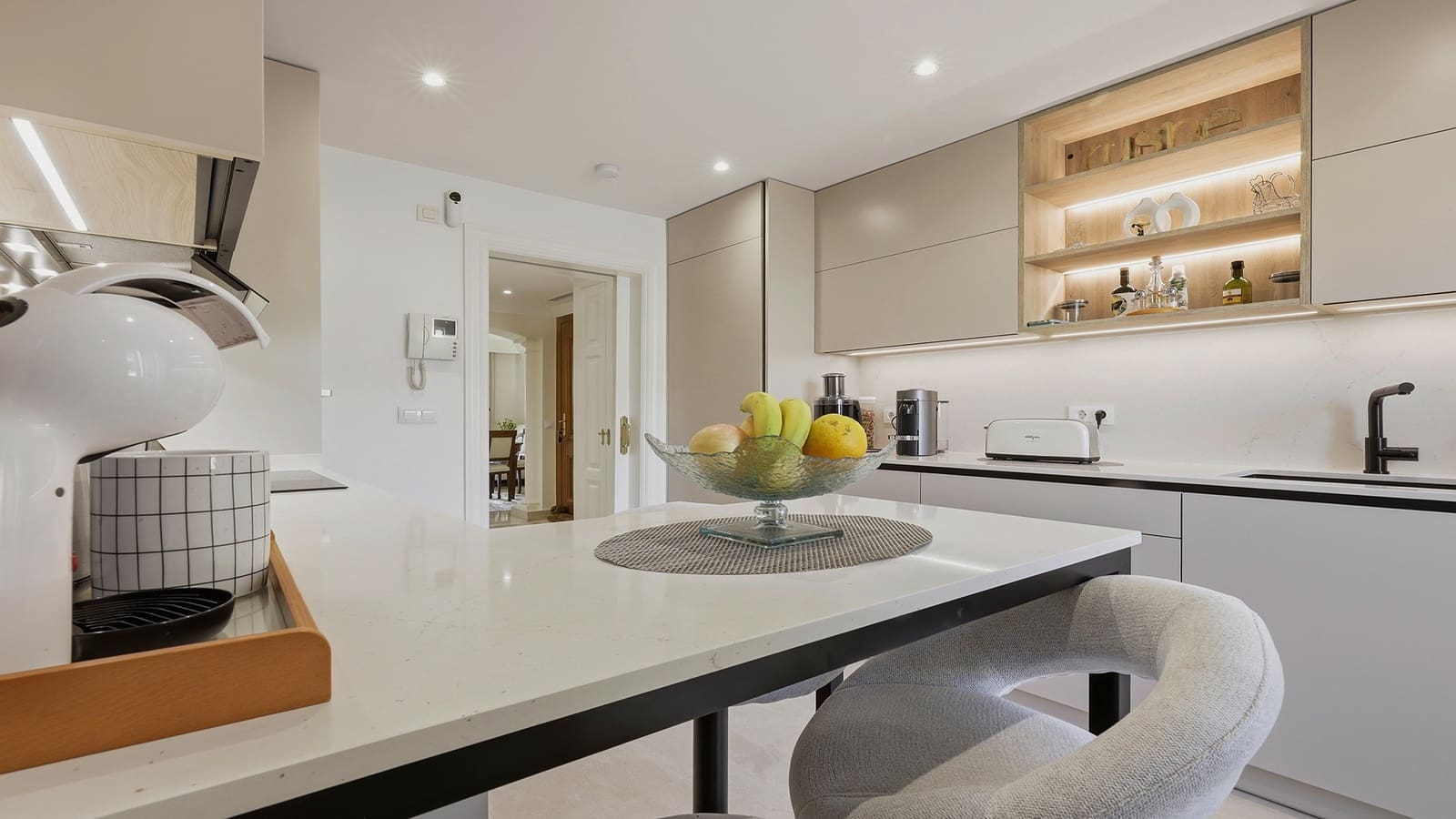 2 bedroom Apartment for sale in Casares with pool garage - € 532,000 (Ref: 10047045)