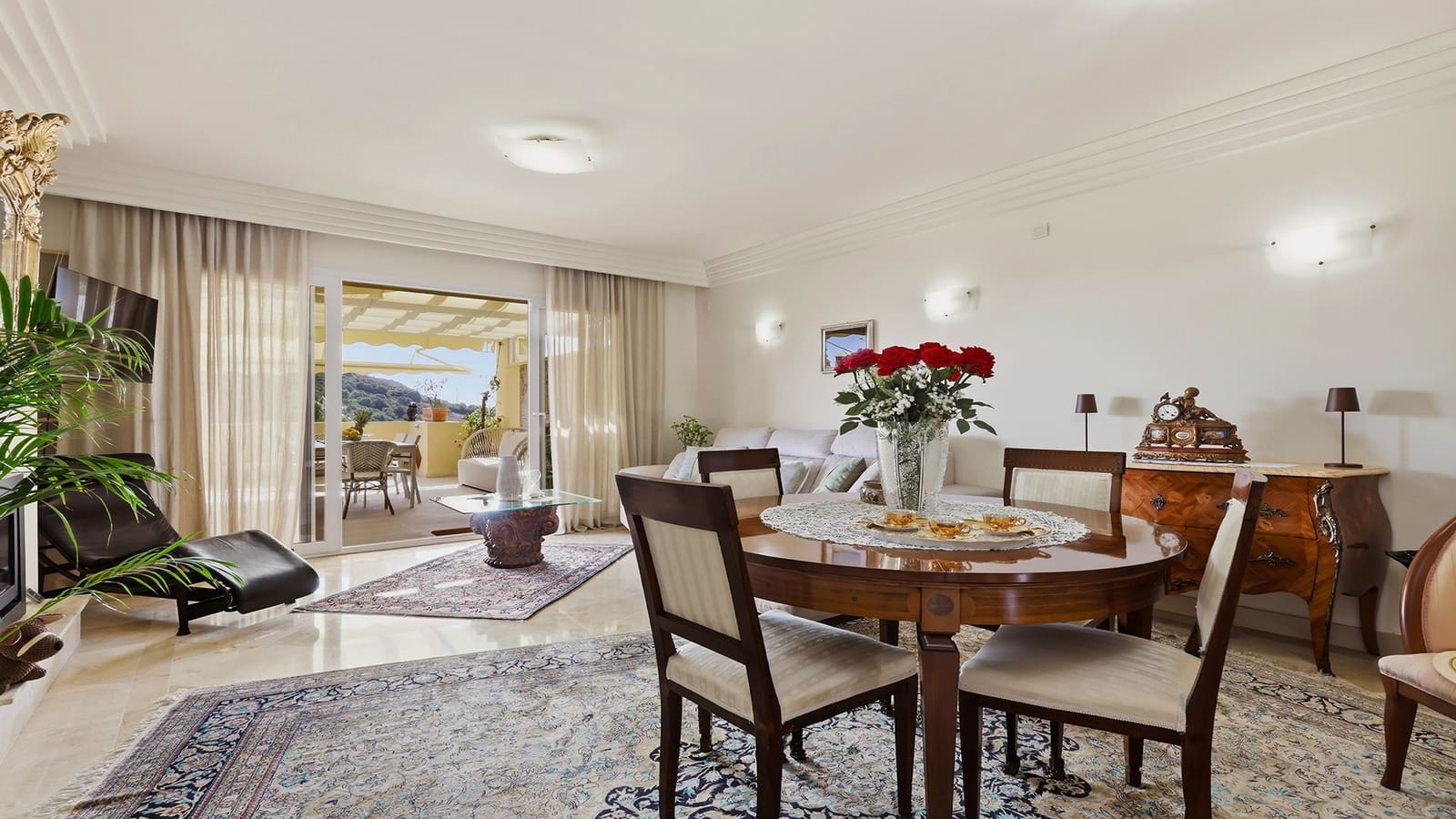 2 bedroom Apartment for sale in Casares with pool garage - € 532,000 (Ref: 10047045)