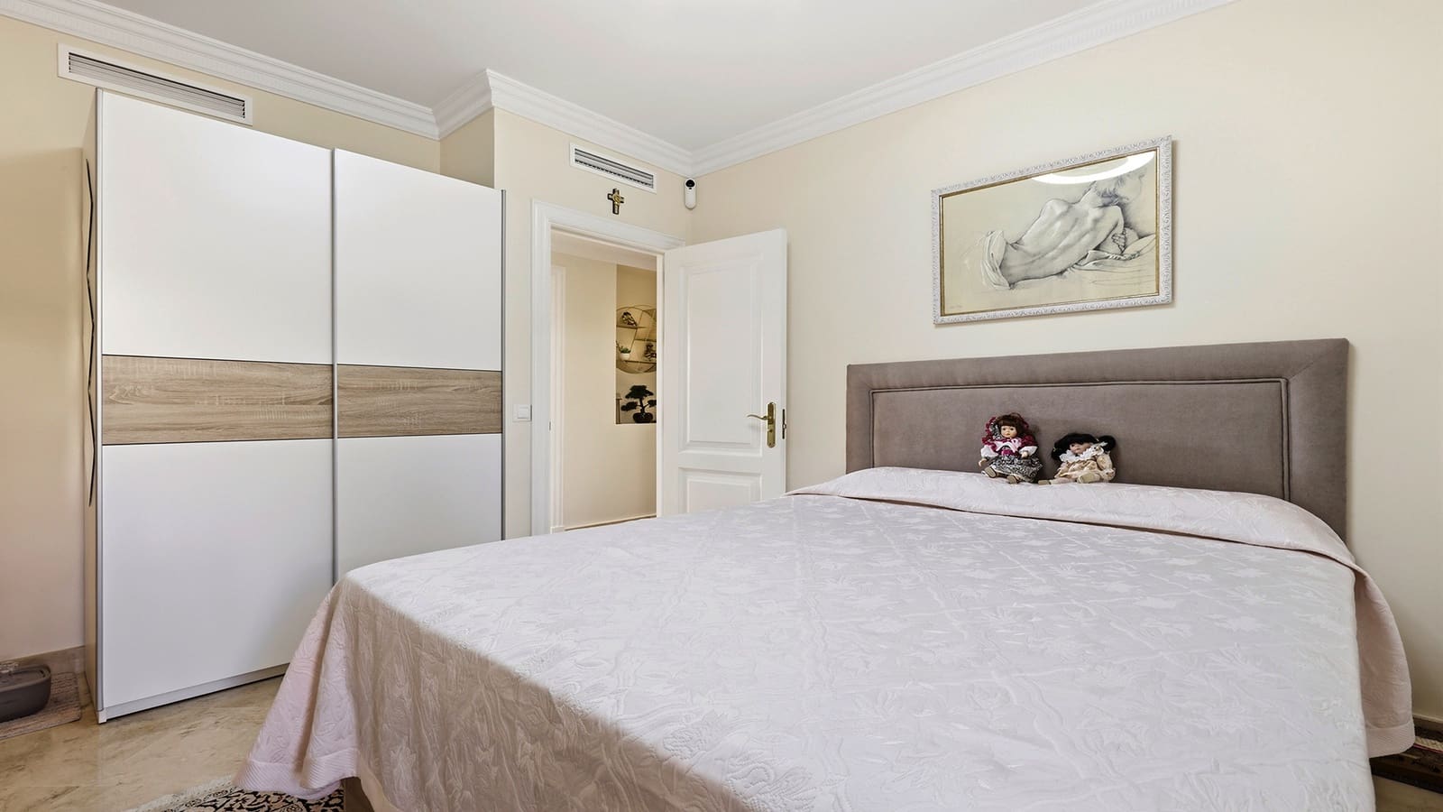 2 bedroom Apartment for sale in Casares with pool garage - € 532,000 (Ref: 10047045)