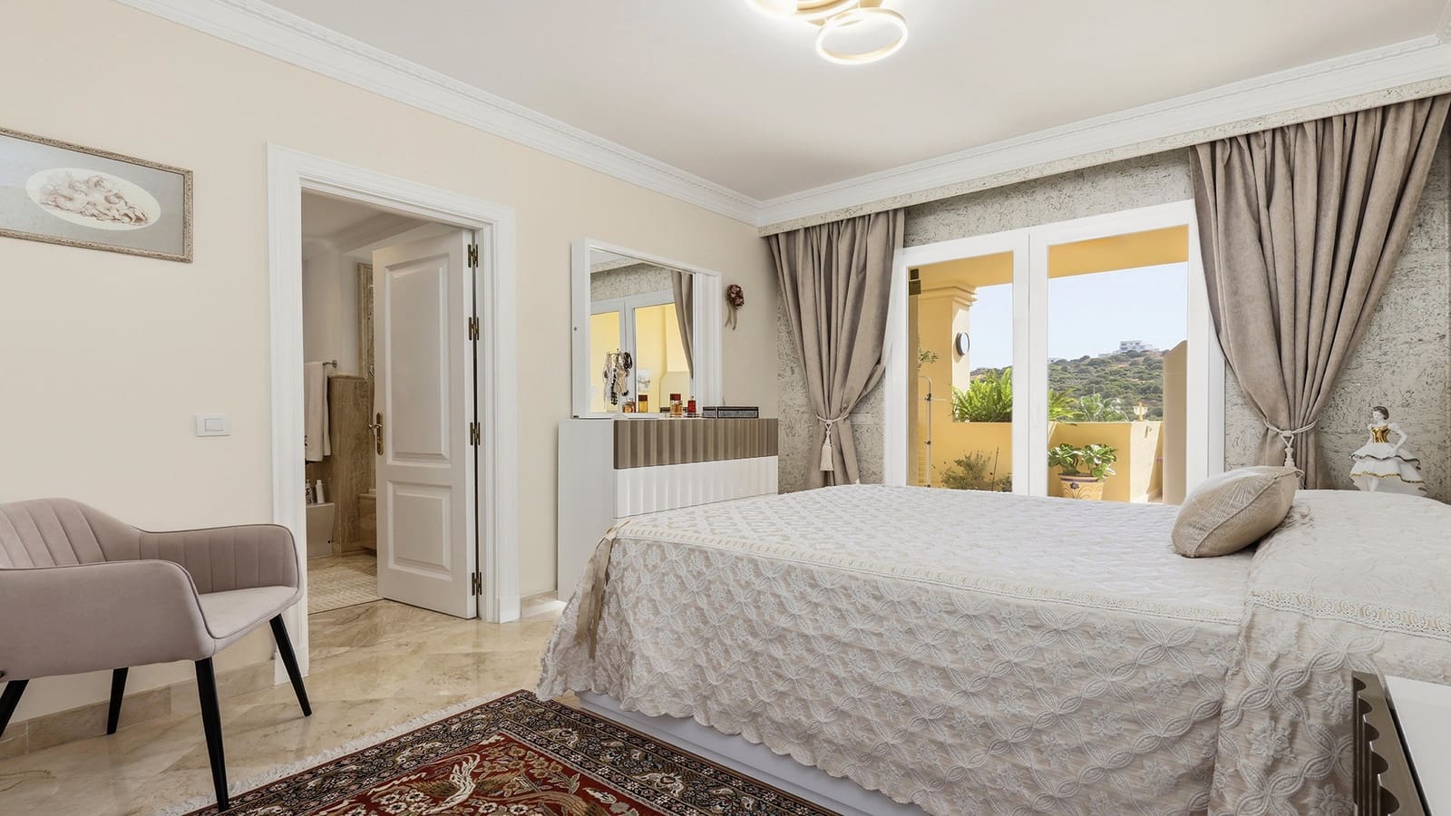 2 bedroom Apartment for sale in Casares with pool garage - € 532,000 (Ref: 10047045)