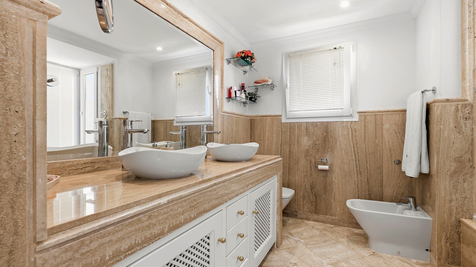 2 bedroom Apartment for sale in Casares with pool garage - € 532,000 (Ref: 10047045)
