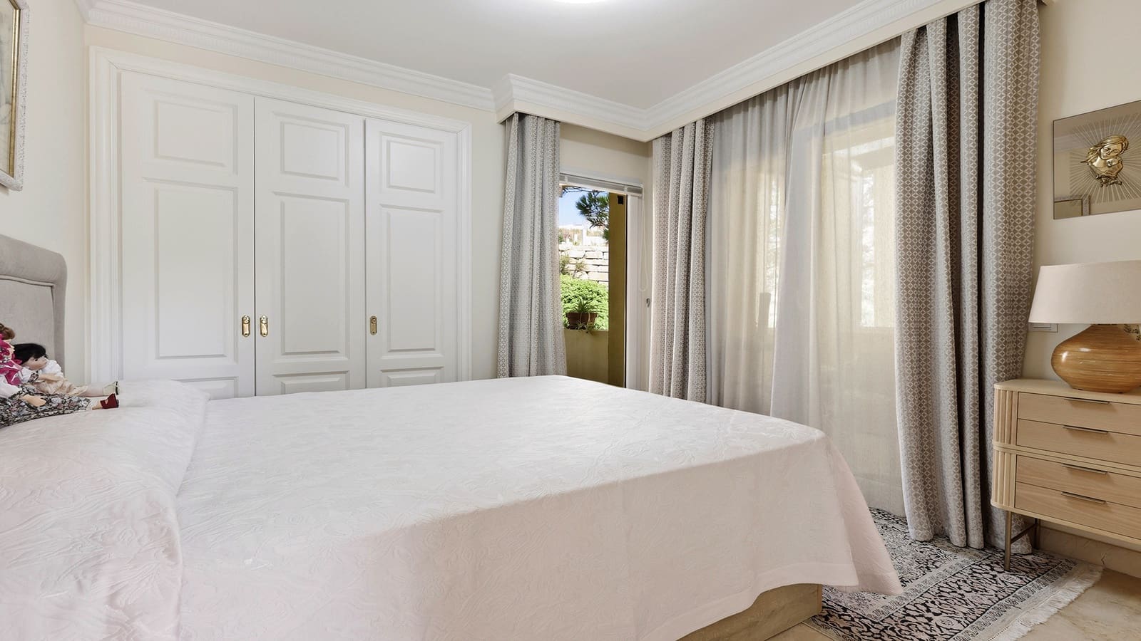 2 bedroom Apartment for sale in Casares with pool garage - € 532,000 (Ref: 10047045)