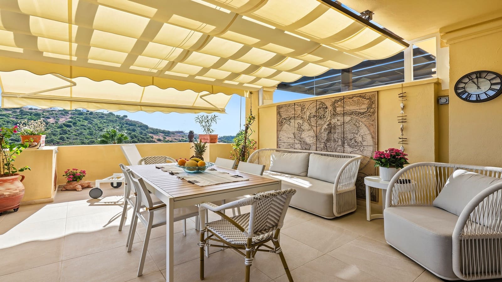 2 bedroom Apartment for sale in Casares with pool garage - € 532,000 (Ref: 10047045)
