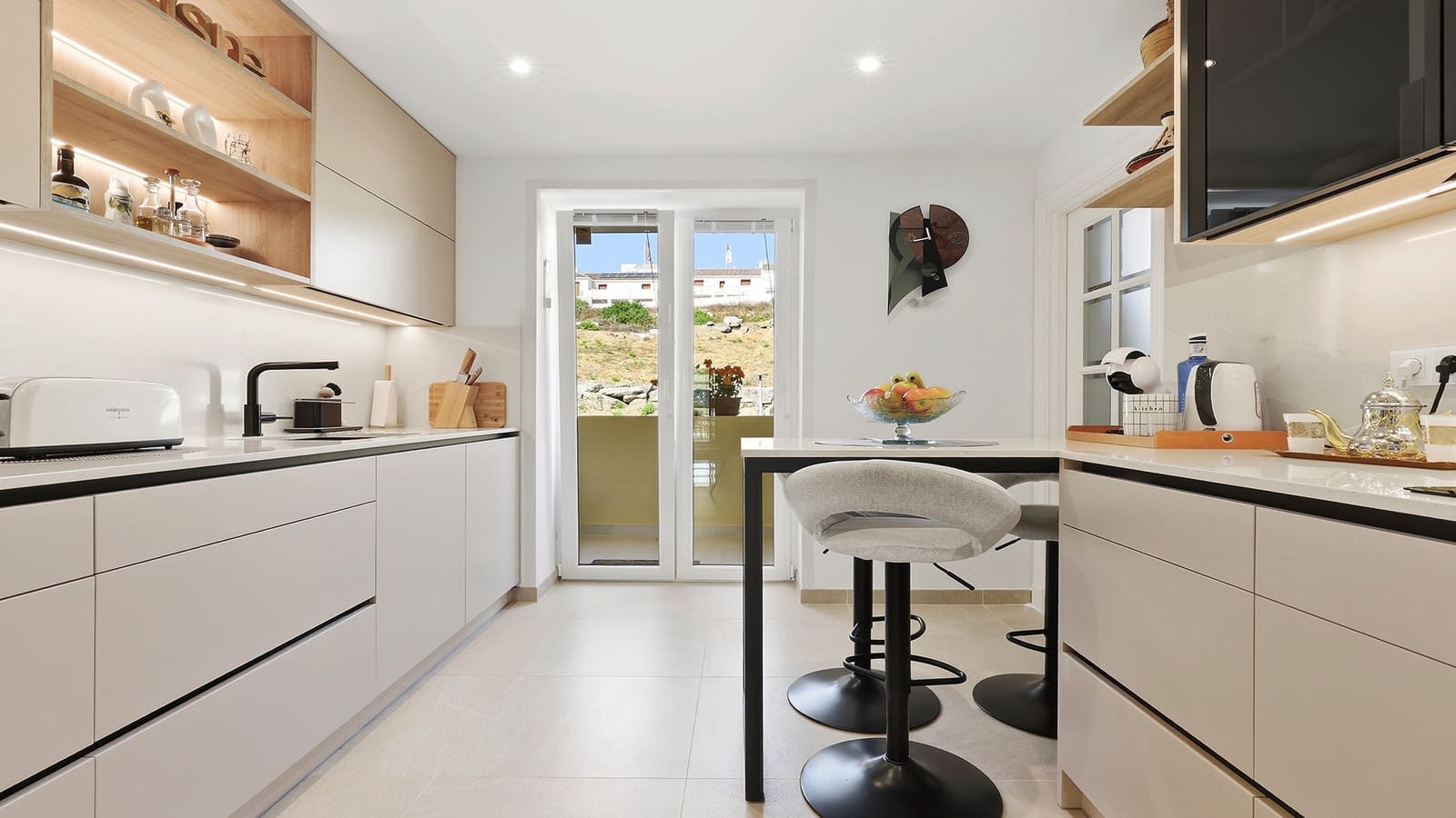 2 bedroom Apartment for sale in Casares with pool garage - € 532,000 (Ref: 10047045)