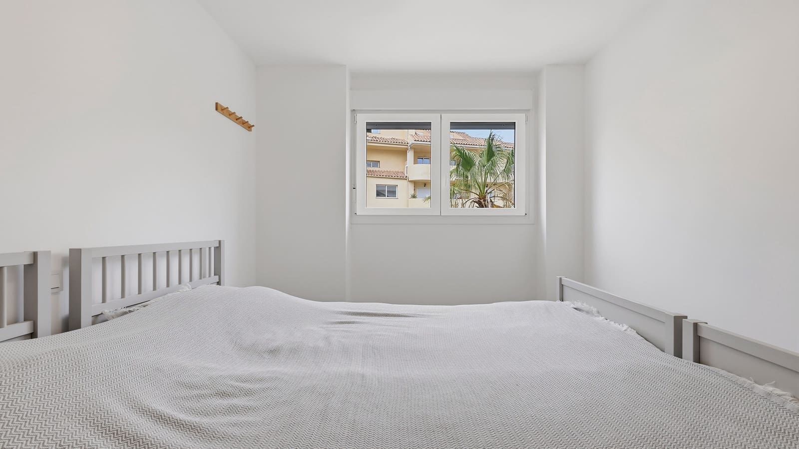 Apartamento de 2 habitaciones en Manilva en venta con piscina garaje - 340.000 € (Ref: 10048933)