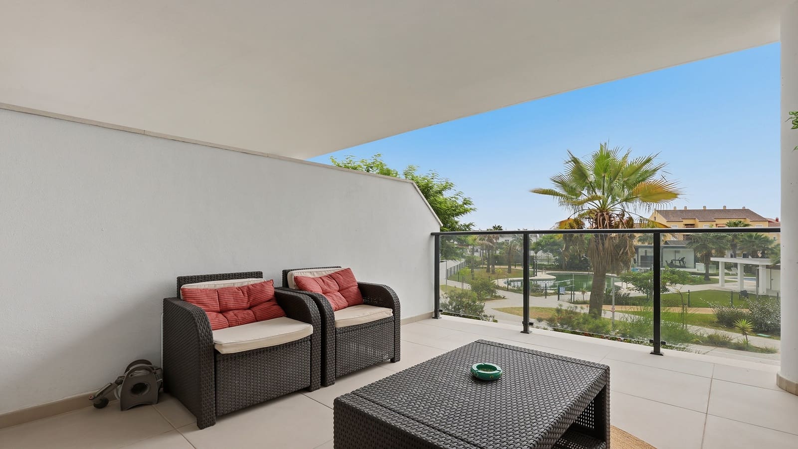 Apartamento de 2 habitaciones en Manilva en venta con piscina garaje - 340.000 € (Ref: 10048933)