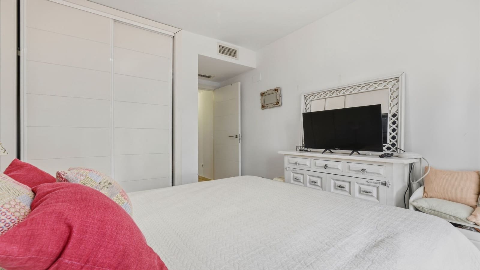 2 soveværelse Lejlighed til salg i Manilva med swimmingpool garage - € 315.000 (Ref: 10157581)